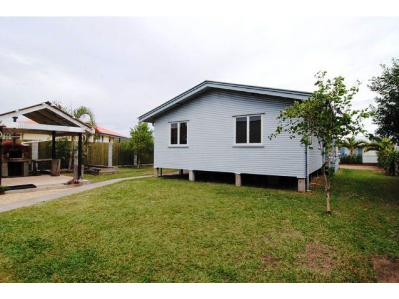 19 Moura Cres, Barney Point QLD 4680