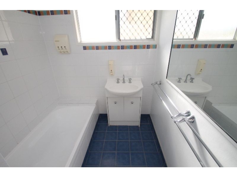 35 John Dory Drive, Toolooa QLD 4680