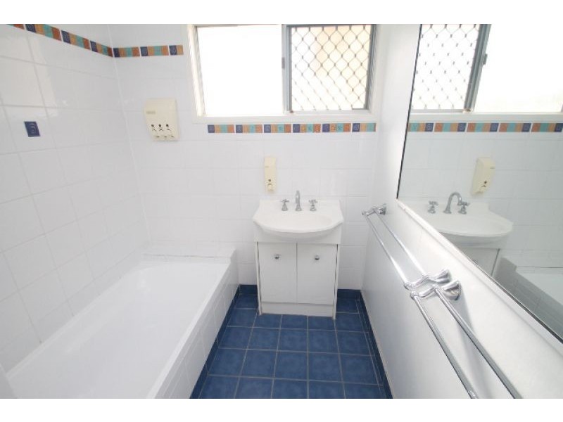 35 John Dory Drive, Toolooa QLD 4680