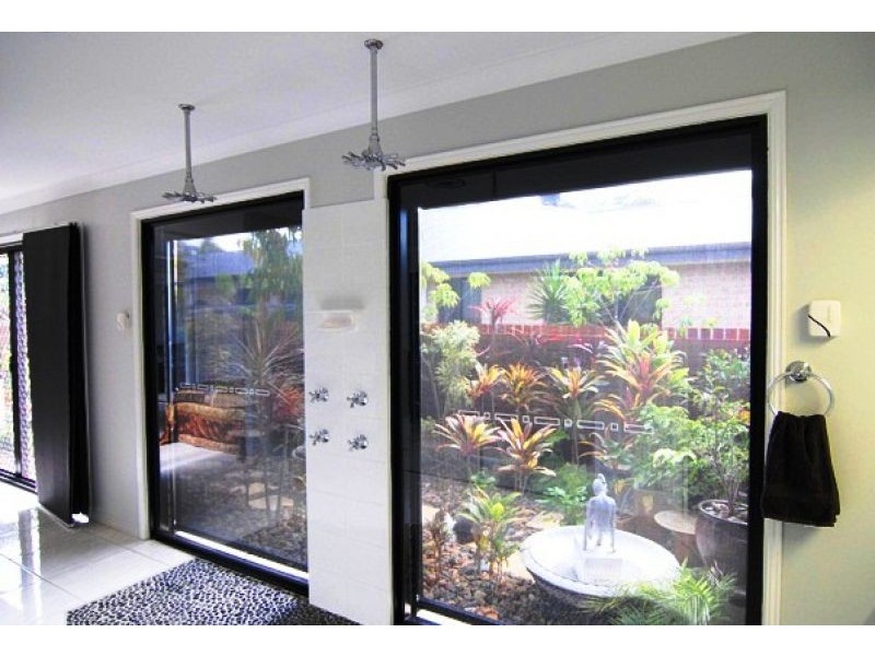 15 Liriope Drive, Kirkwood QLD 4680