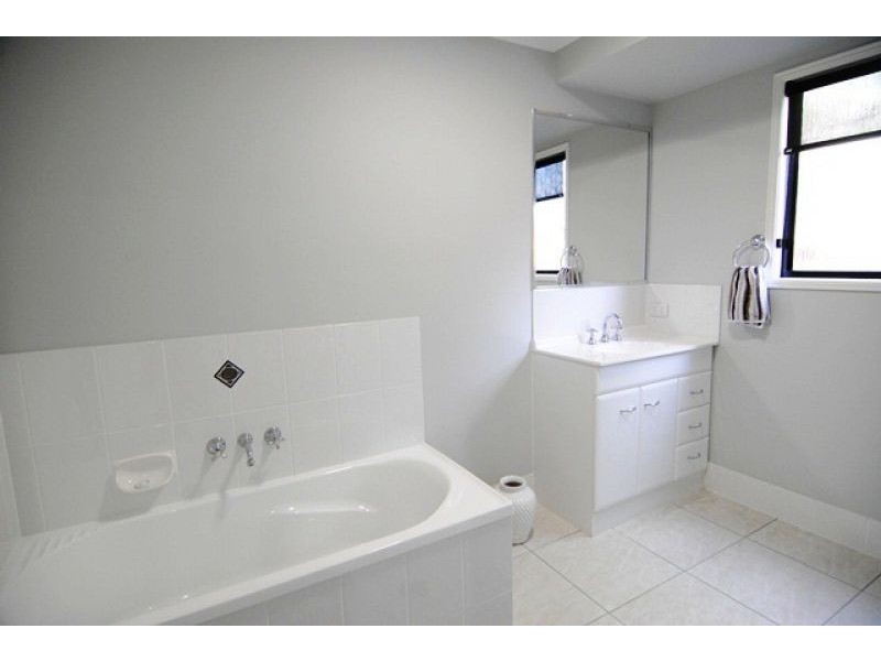 15 Liriope Drive, Kirkwood QLD 4680