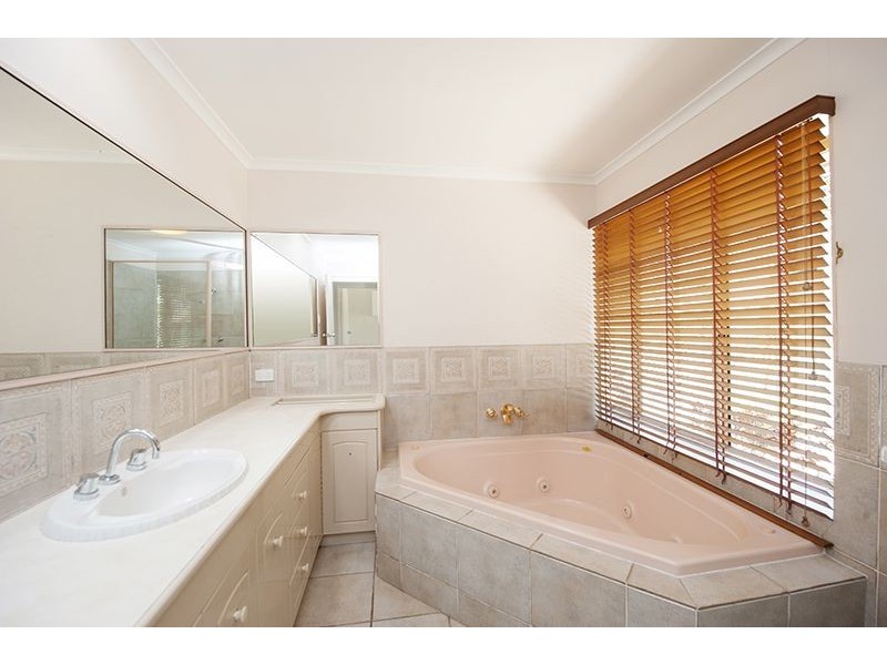 60 Katandra Street, Boyne Island QLD 4680