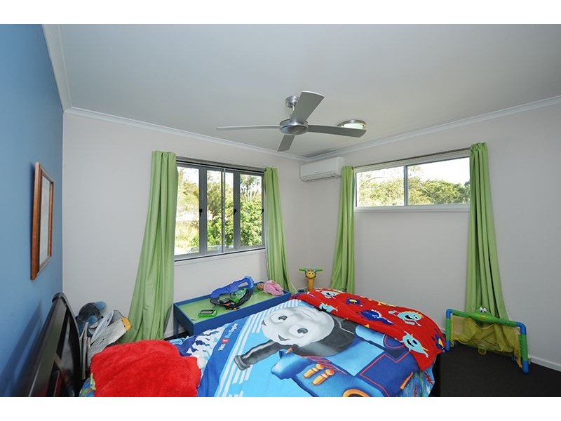 27 Pine Avenue, West Gladstone QLD 4680
