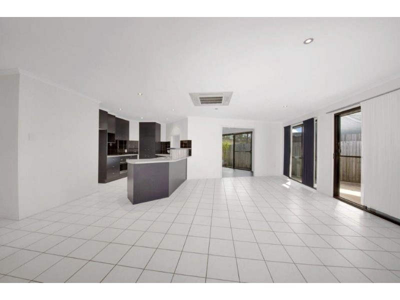 48 Carinya Drive, Clinton QLD 4680