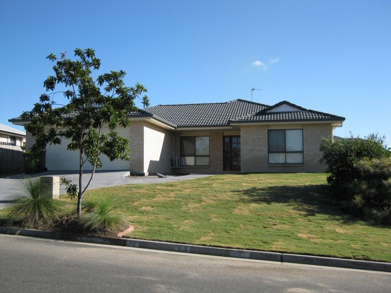 90 Emmadale Drive, New Auckland QLD 4680