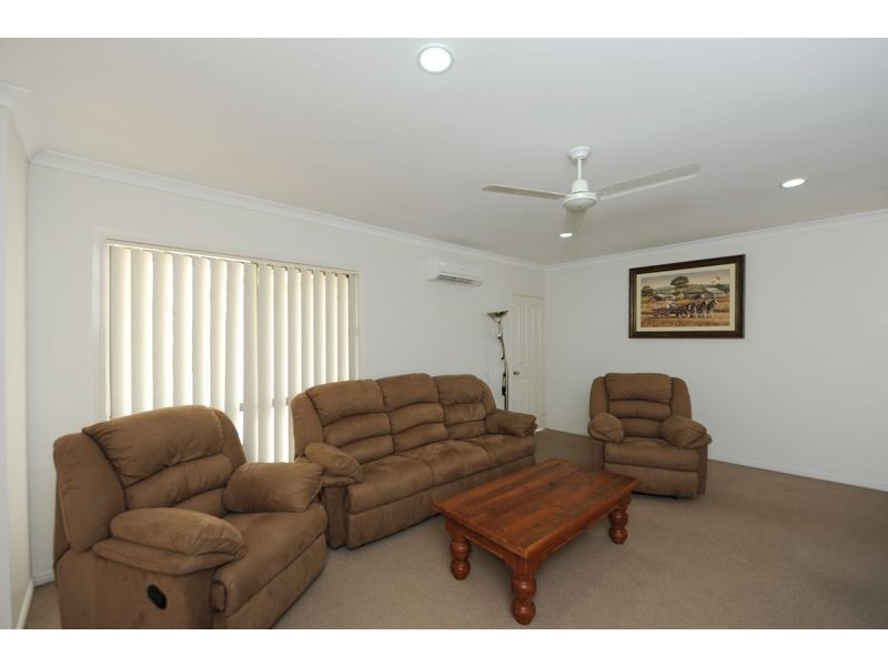 90 Emmadale Drive, New Auckland QLD 4680