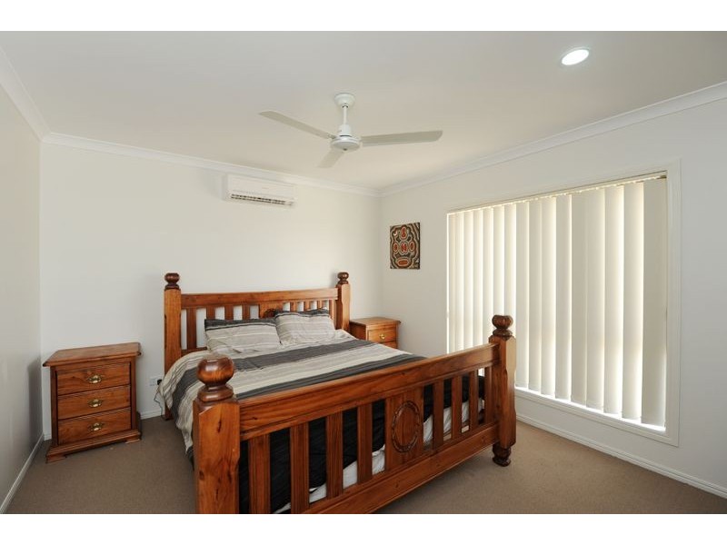 90 Emmadale Drive, New Auckland QLD 4680