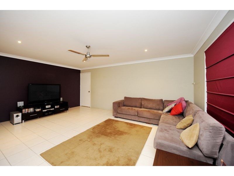14 Viewpoint Way, New Auckland QLD 4680