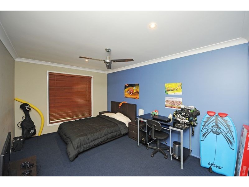 14 Viewpoint Way, New Auckland QLD 4680