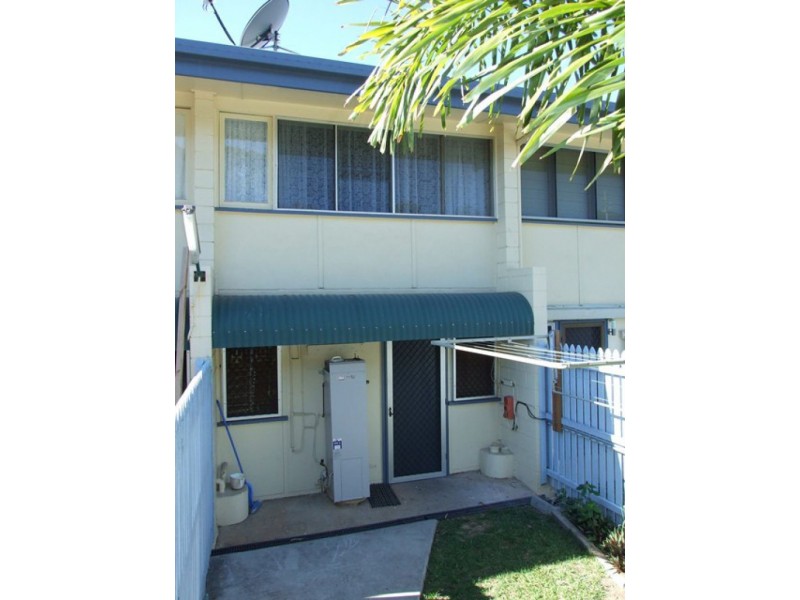 4/21 Charles Street, West Gladstone QLD 4680