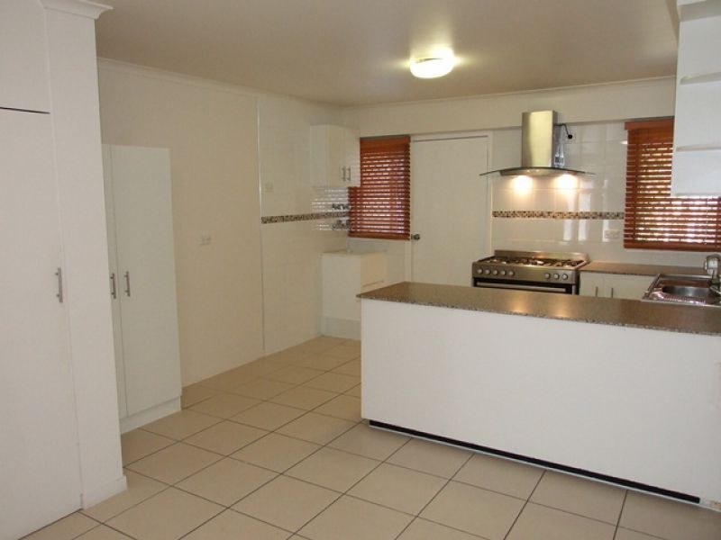 4/21 Charles Street, West Gladstone QLD 4680