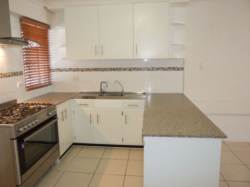 4/21 Charles Street, West Gladstone QLD 4680