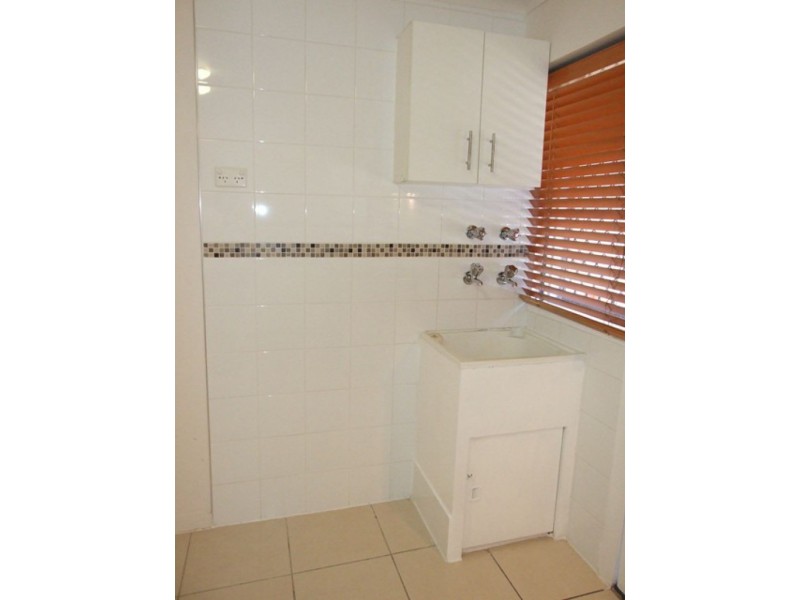 4/21 Charles Street, West Gladstone QLD 4680
