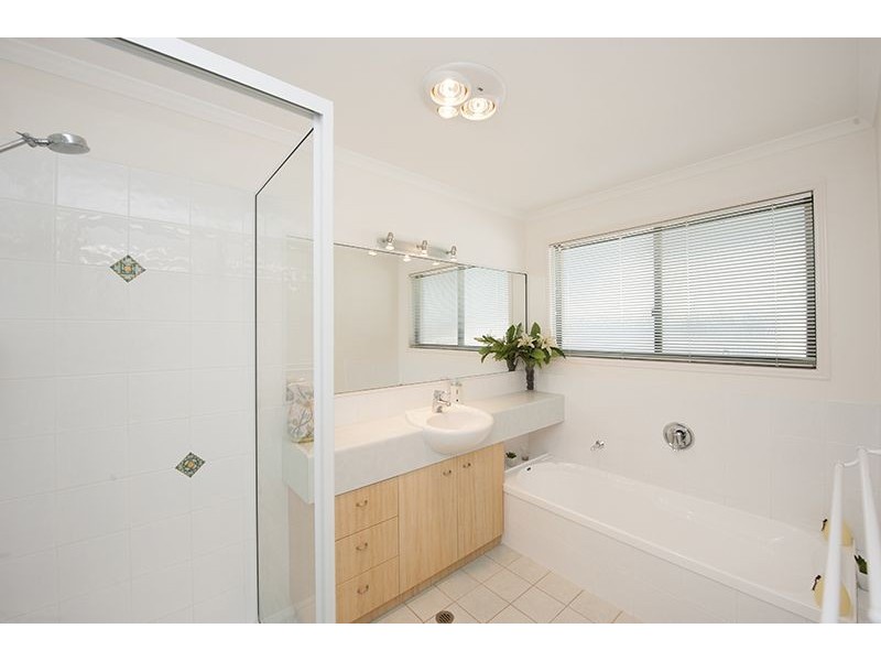 56 Katrina Boulevard, New Auckland QLD 4680