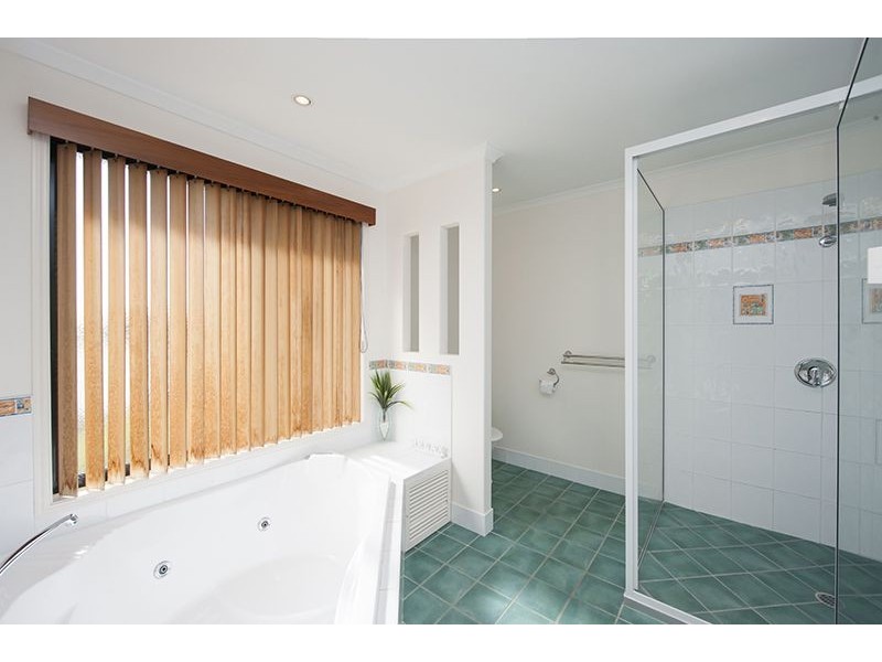 56 Katrina Boulevard, New Auckland QLD 4680