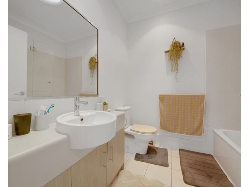 24/10 Nothling Street, New Auckland QLD 4680