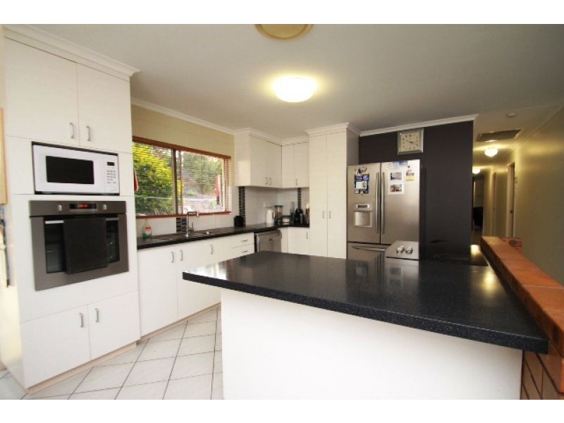 40 Helen Crescent, Wurdong Heights QLD 4680