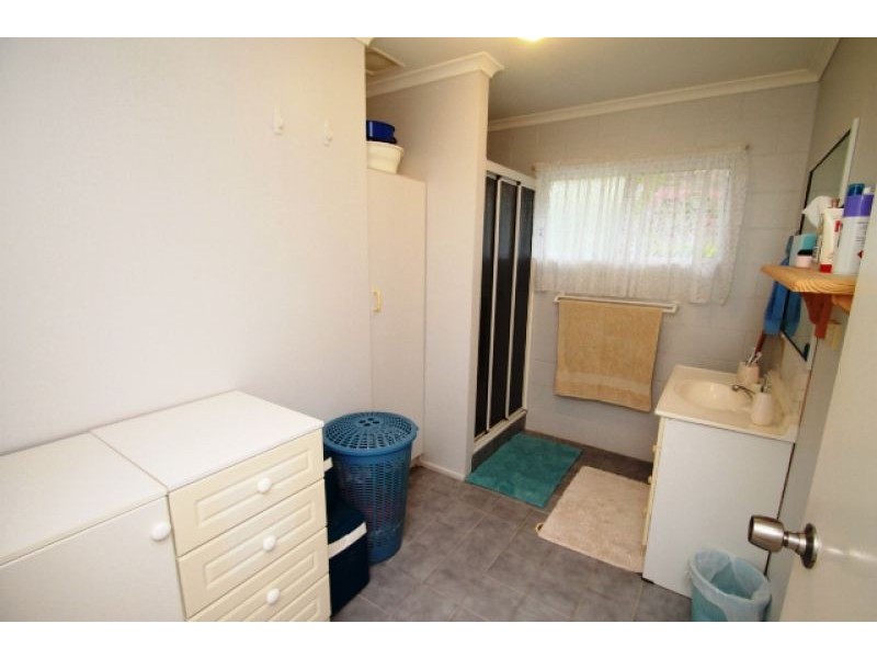 40 Helen Crescent, Wurdong Heights QLD 4680