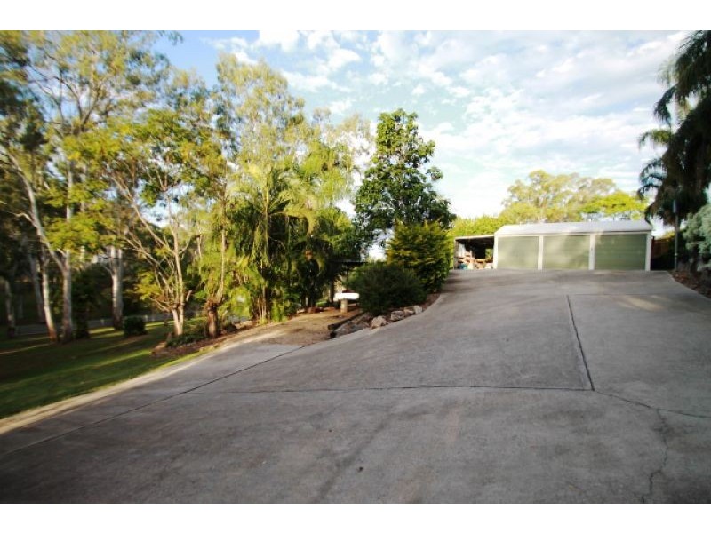 40 Helen Crescent, Wurdong Heights QLD 4680