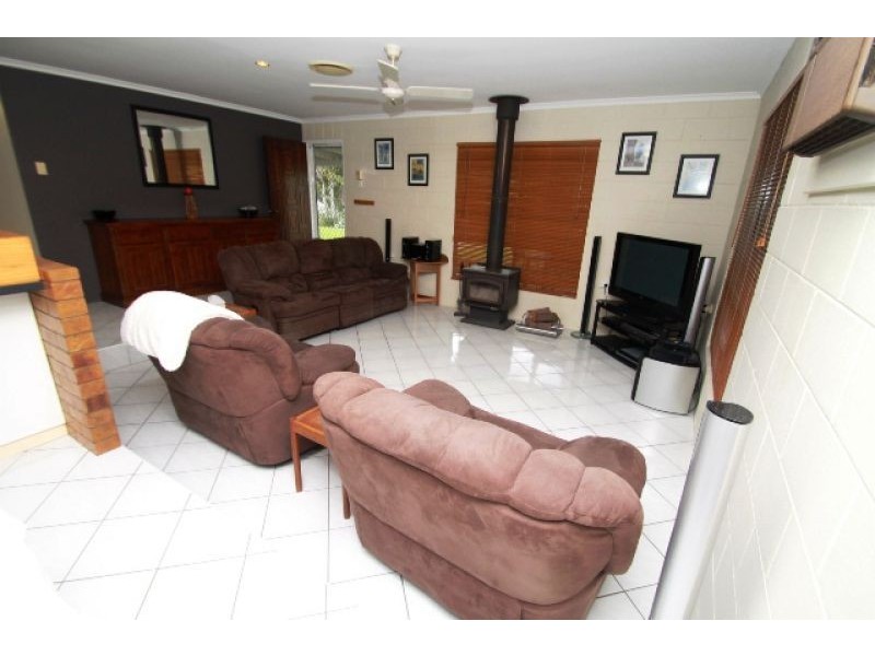 40 Helen Crescent, Wurdong Heights QLD 4680