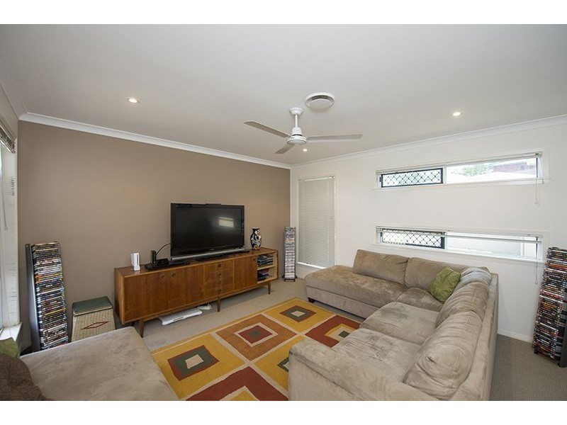 27 Koowin Drive, Kirkwood QLD 4680