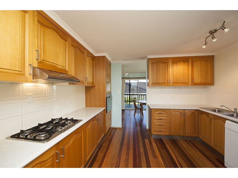 8 Columbia Avenue, Clinton QLD 4680