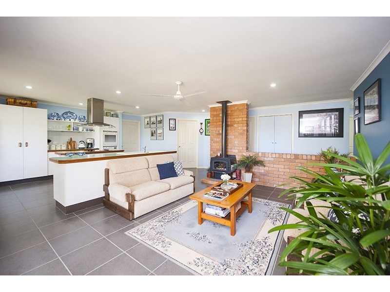 28 Helen Crescent, Wurdong Heights QLD 4680