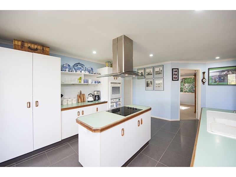 28 Helen Crescent, Wurdong Heights QLD 4680