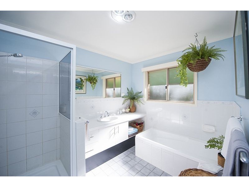 28 Helen Crescent, Wurdong Heights QLD 4680