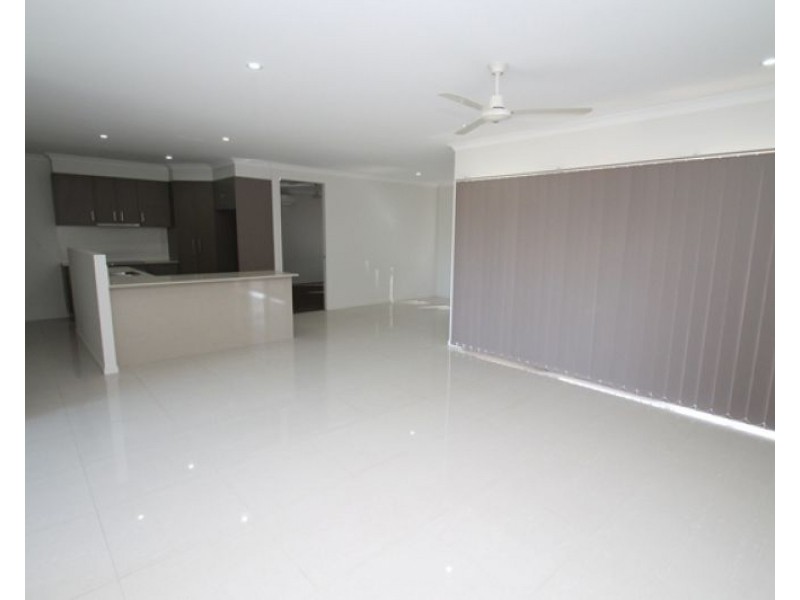 28 Redgum Drive, Kirkwood QLD 4680