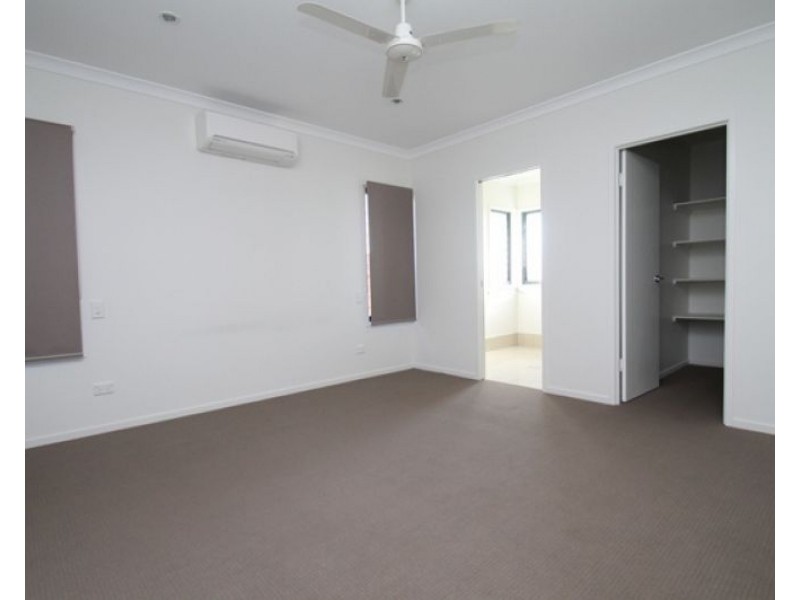 28 Redgum Drive, Kirkwood QLD 4680