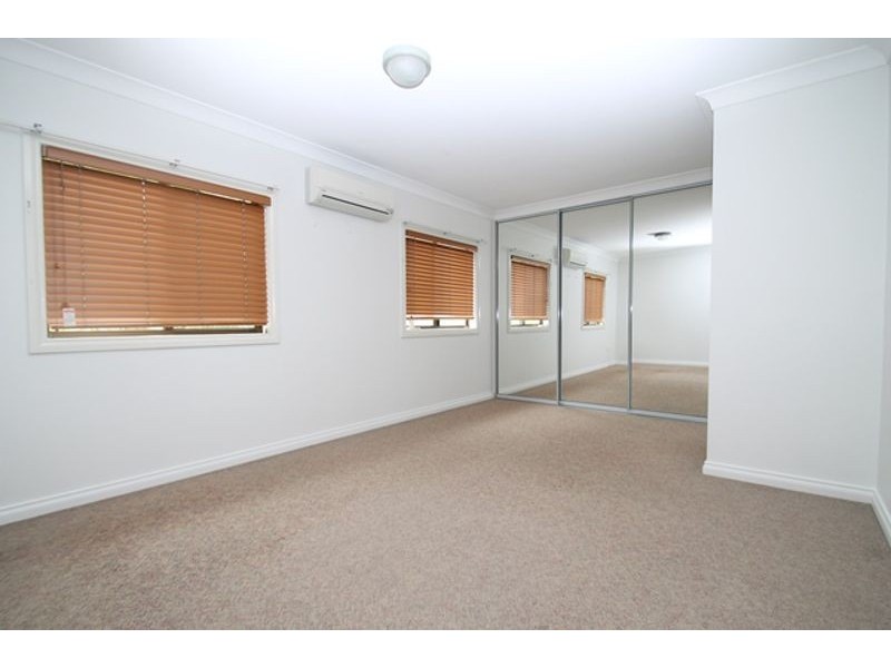 10/8 Nothling Street, New Auckland QLD 4680