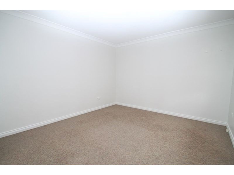 10/8 Nothling Street, New Auckland QLD 4680