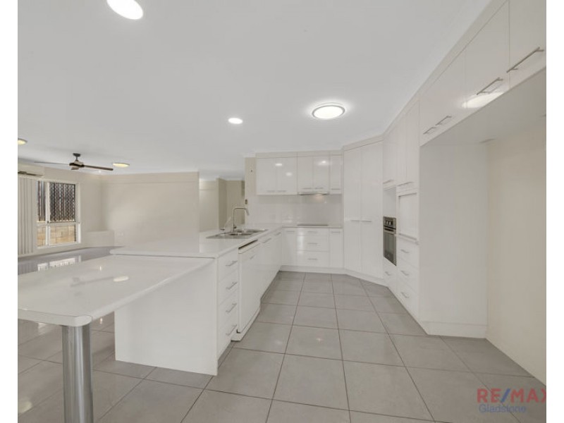 3 Scampi Drive, Clinton QLD 4680