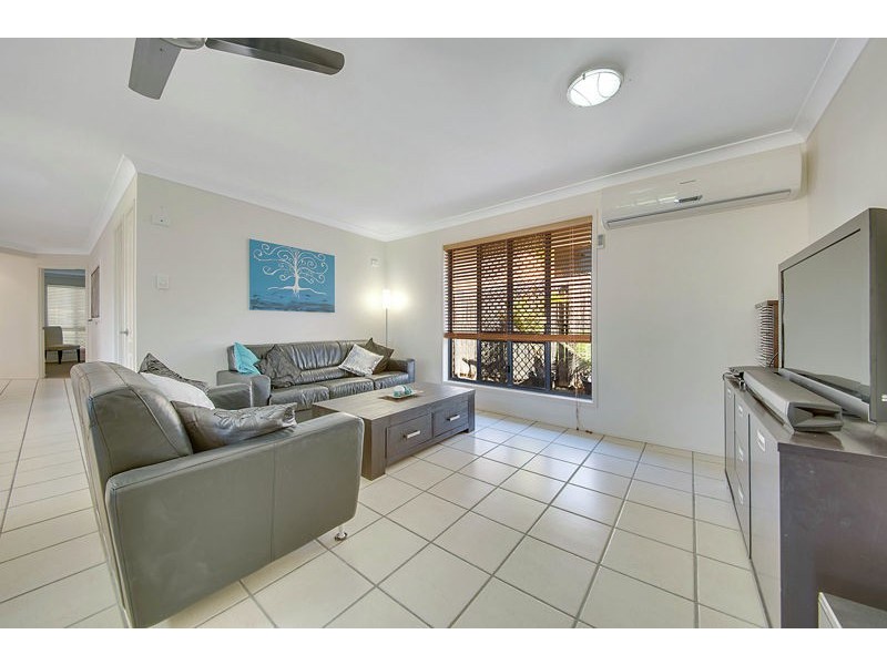 4 Leonie Court, New Auckland QLD 4680