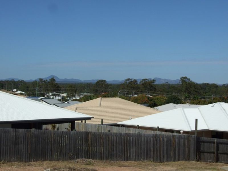 16 Jeana Close, Boyne Island QLD 4680