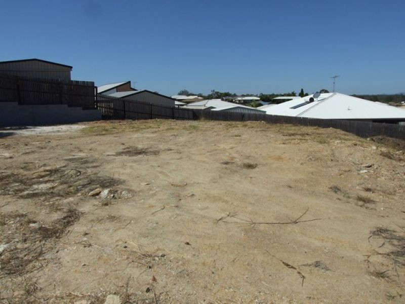 16 Jeana Close, Boyne Island QLD 4680