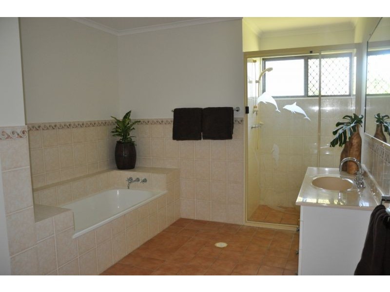 2 Yalkarra Crescent, Wurdong Heights QLD 4680