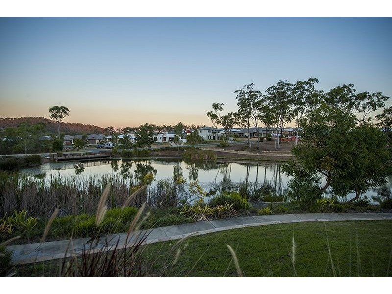 3 Grasstree Crescent, New Auckland QLD 4680