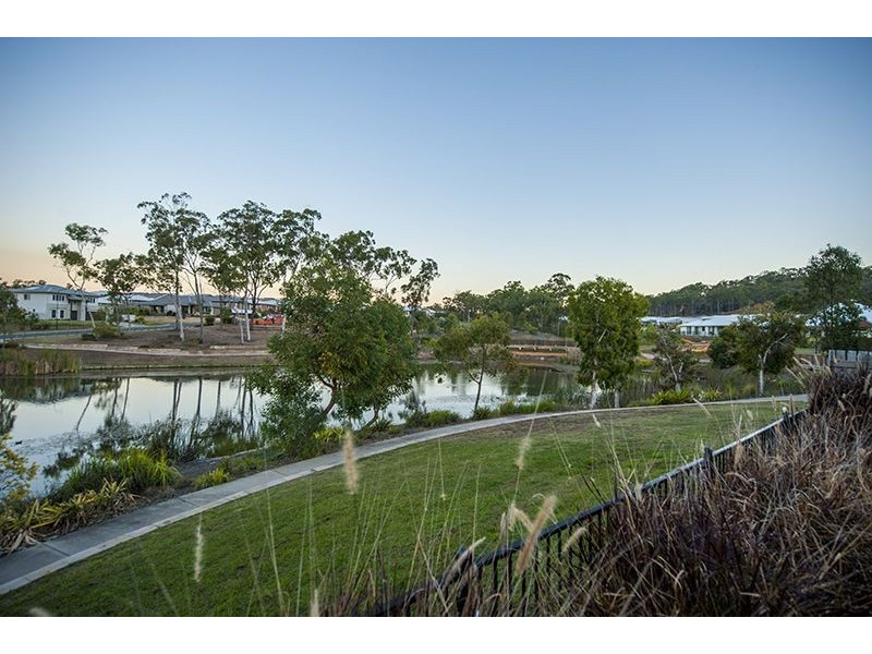 3 Grasstree Crescent, New Auckland QLD 4680