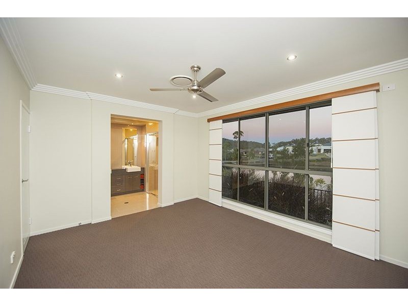 3 Grasstree Crescent, New Auckland QLD 4680