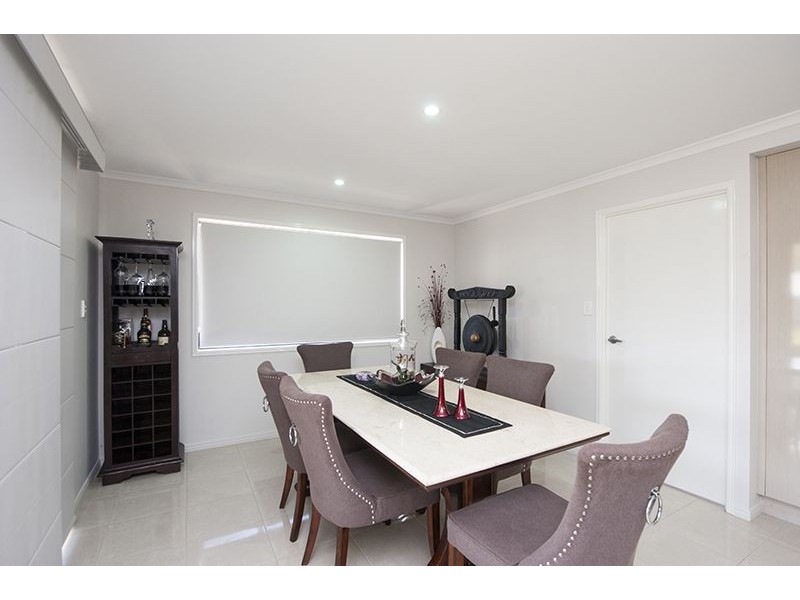 24 Daintree Boulevard, New Auckland QLD 4680