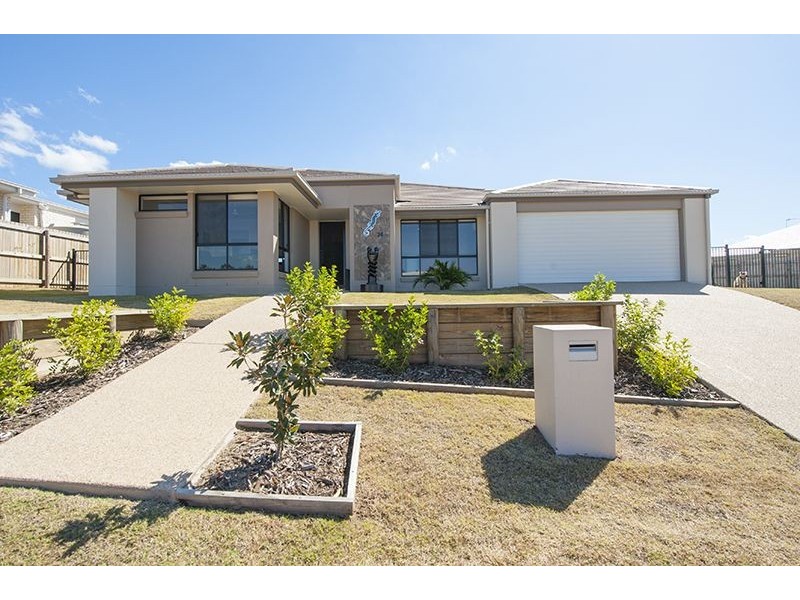 24 Daintree Boulevard, New Auckland QLD 4680