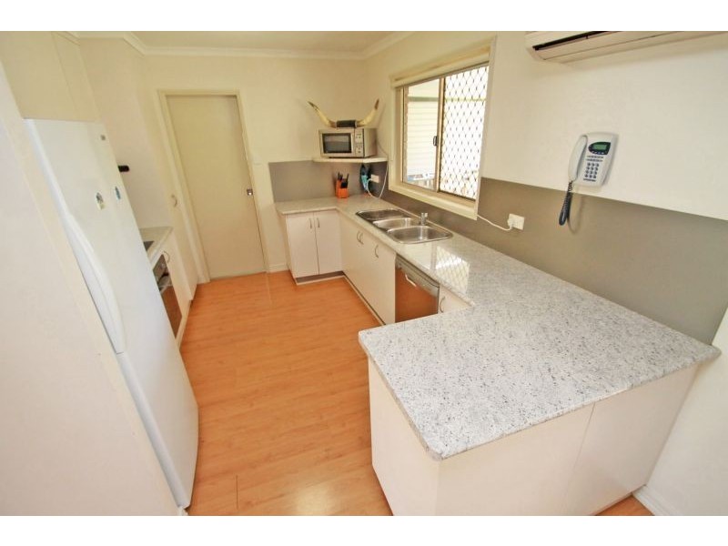 16 Deborah Street, Glen Eden QLD 4680