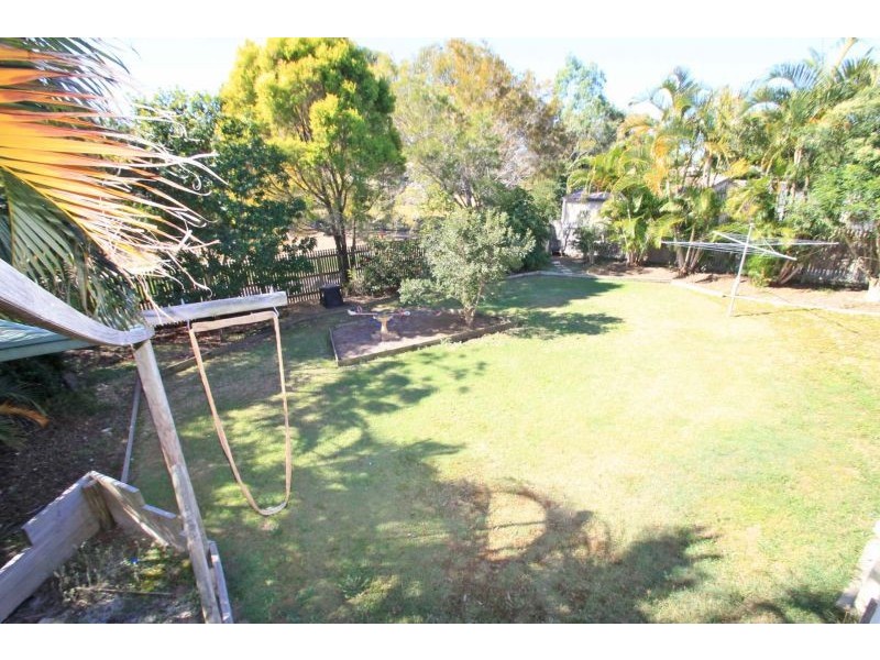 16 Deborah Street, Glen Eden QLD 4680