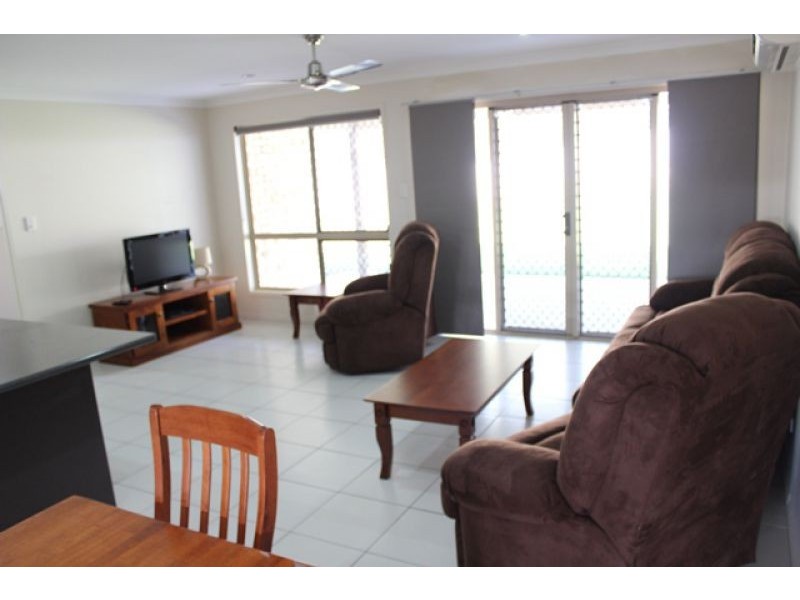 26 Spence Court, Kirkwood QLD 4680