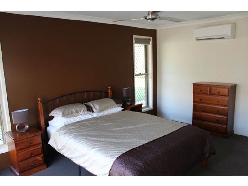 26 Spence Court, Kirkwood QLD 4680