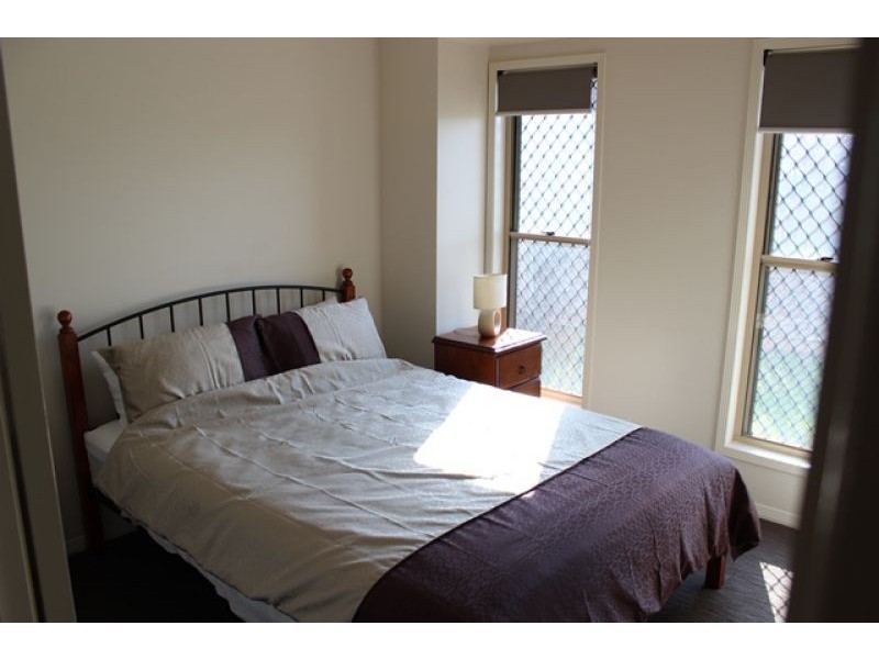 26 Spence Court, Kirkwood QLD 4680