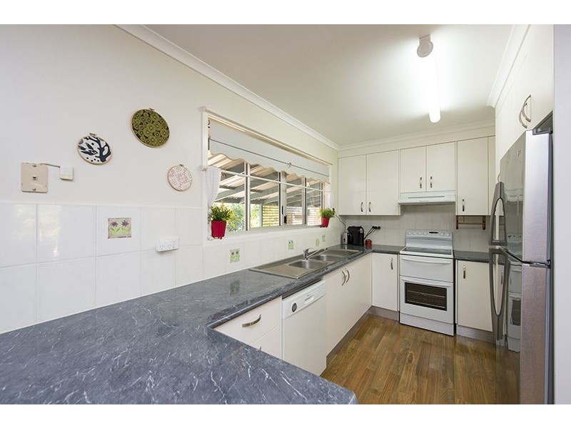 35 Alkina Crescent, Boyne Island QLD 4680