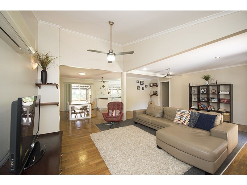 35 Alkina Crescent, Boyne Island QLD 4680